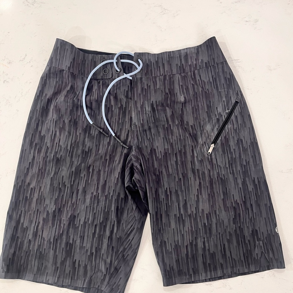 Lululemon Men's Gray Shorts